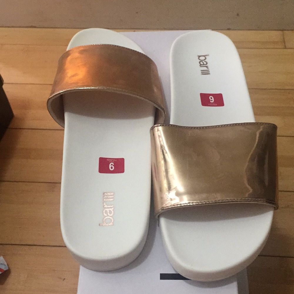 NWT Women’s Bar lll Reagan Rose Gold Slides Size 9